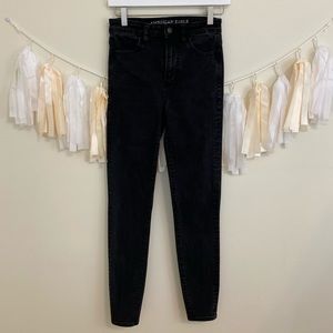 AMERICAN EAGLE Black Super Hi-Rise Jeggings